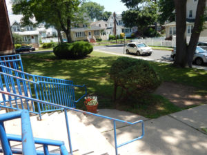 Landscaping E Roy Bixby School before - Lincoln Landscaping