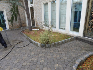 Organic Weed Removal - Lincoln Landscaping of Franklin Lakes